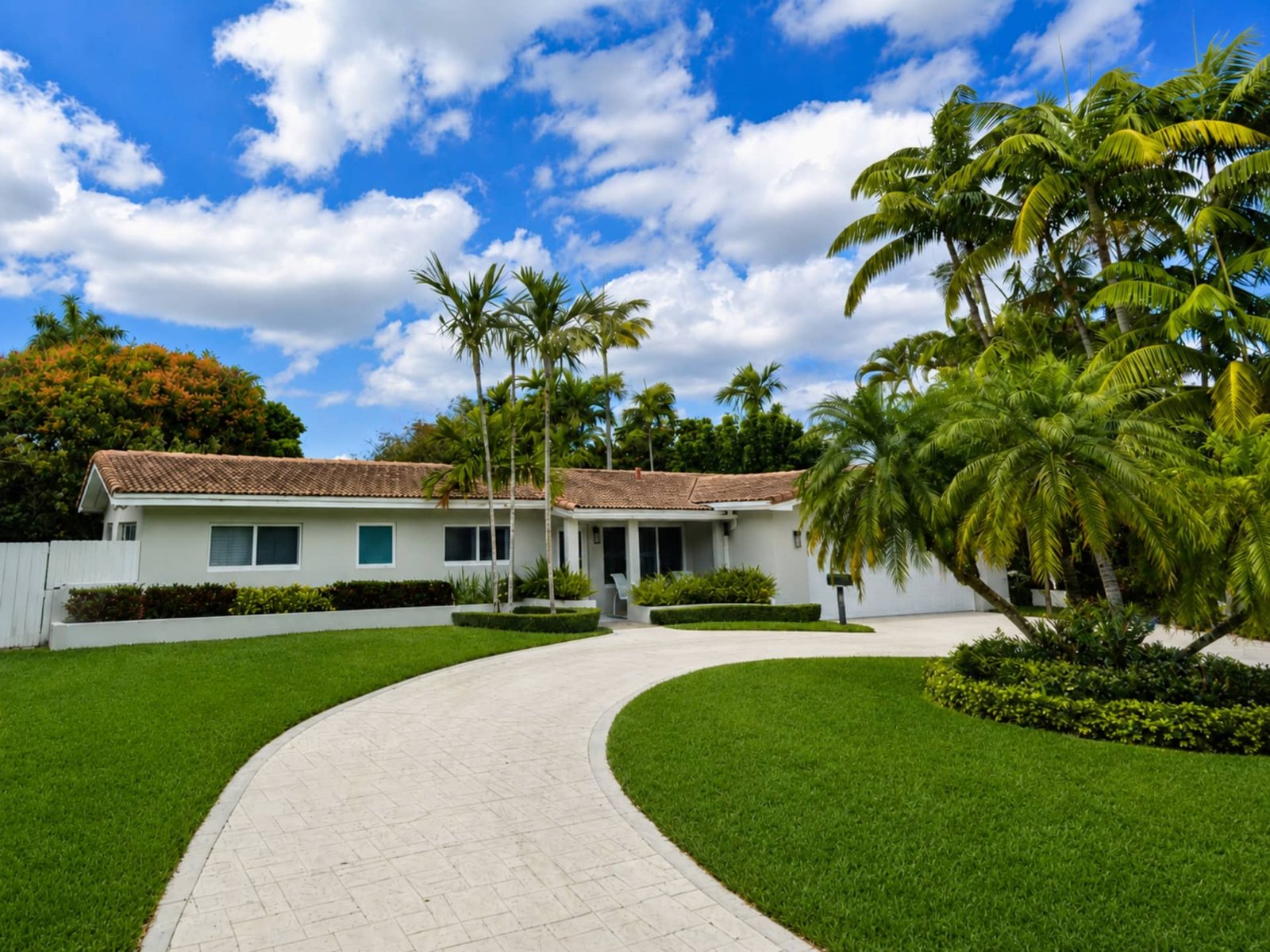 home fore sale pinecrest - The arango group - Kevin Arango, P.A.