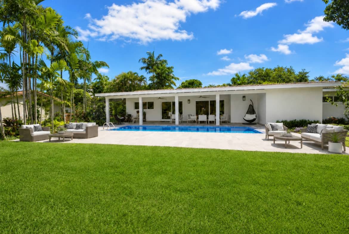 9710 SW 72 Ct, Pinecrest FL 33156