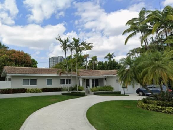 9710 SW 72 Ct, Pinecrest FL 33156